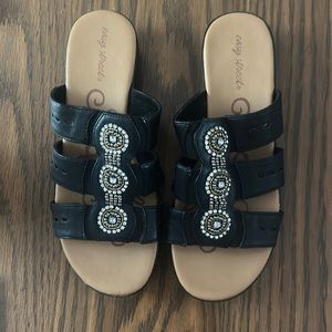 Comfortable decorative sandals.